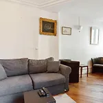 Typical And Charming Flat 5 Min To Montmartre In Paris - Welkeys